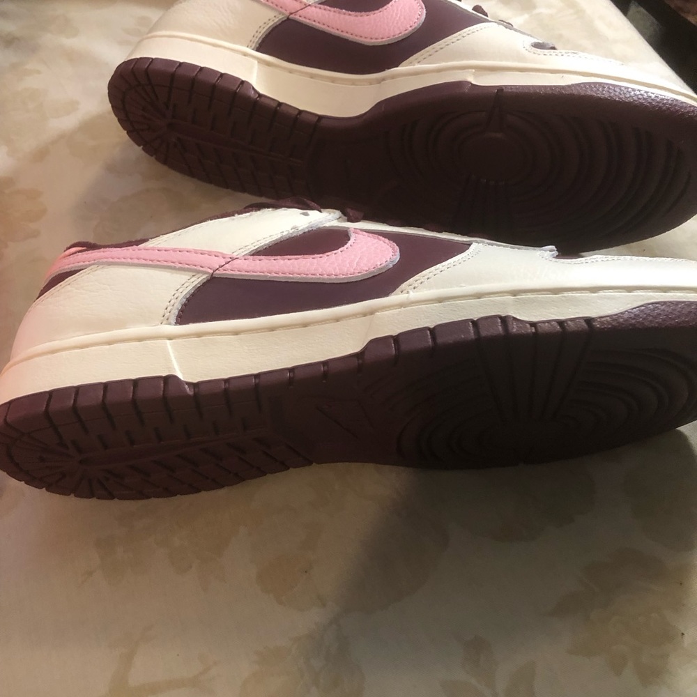 Men valentine dunk size 9.5 dead stock